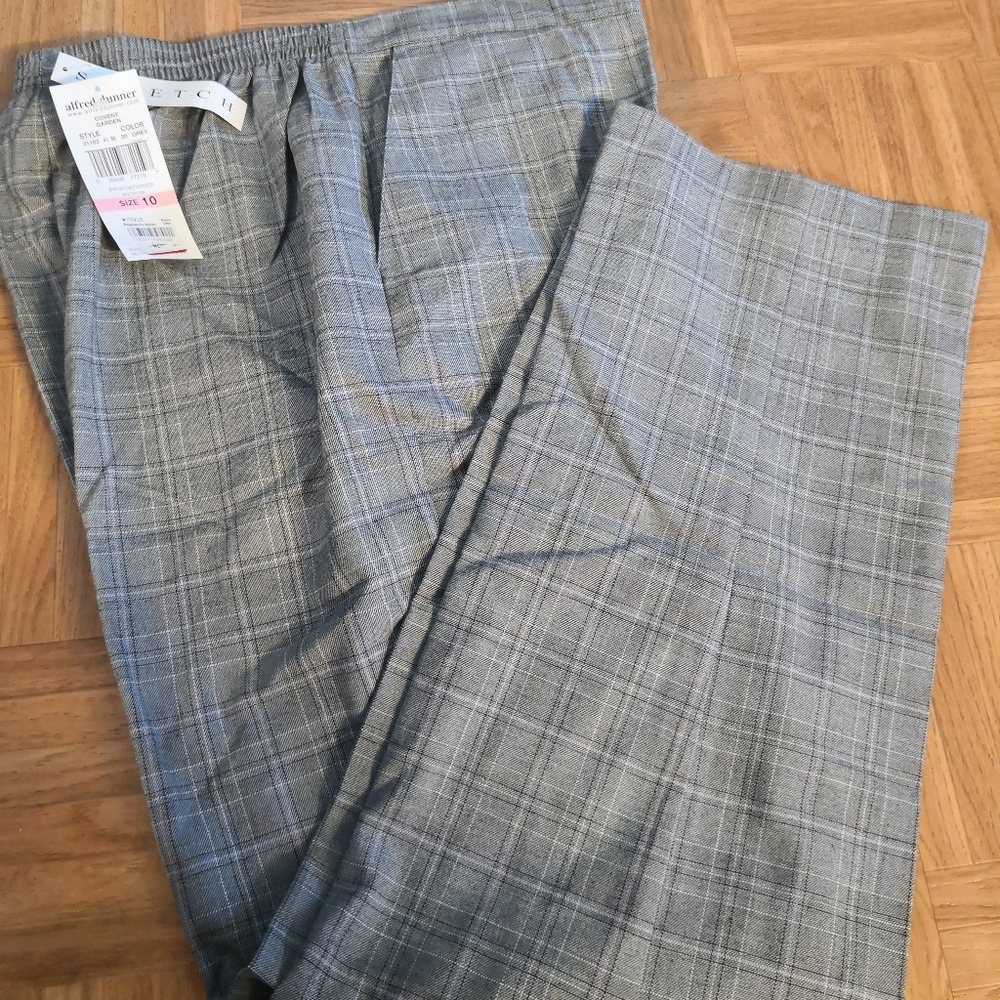 Women's stretch pant size 10 proportioned medium